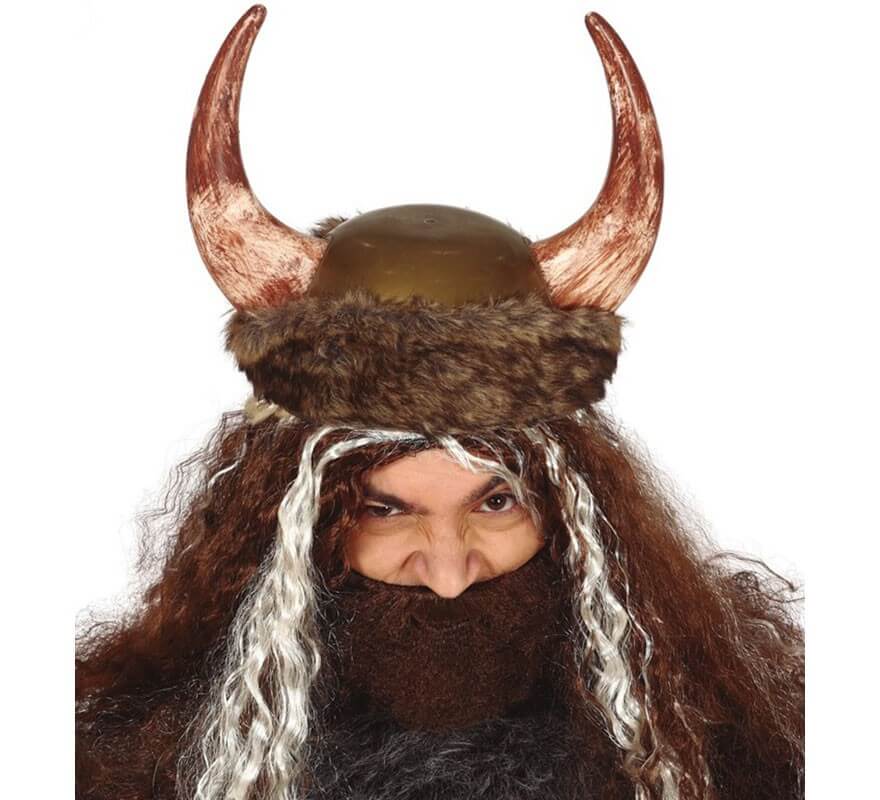 Immagini Stock - Viking Sul Suo Territorio. Uomo Barbuto Con Corna In Testa  Con Costume Da Vichingo.. Image 122178766