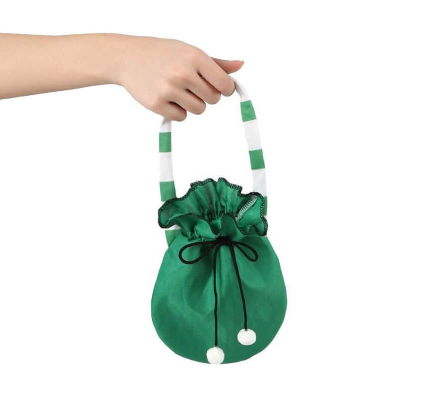 Bolso verde con borlas