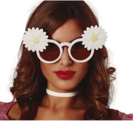 White Glasses with Daisies