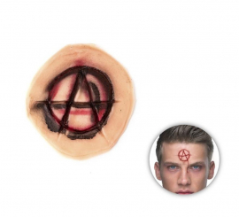 „Wound FX Makeup mit „A“-Symbol“