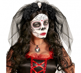 Tiara gótica com 6 rosas pretas com caveira e véu Tiara gótica com 6 rosas pretas com caveira e véu