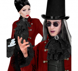 Jupon orné de pierres précieuses et de bracelets en dentelle noire